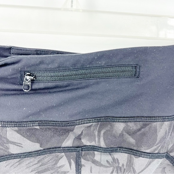 ✅Lululemon Floral Print Grey Black Sz 8 Full Length Legging Flowers Wunder Under - Picture 9 of 9